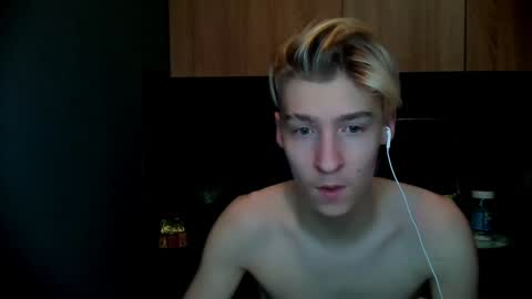 Snapshot of mrsexycum4u chatting on February 3, 2025, 4:14 am Adam online show from February 3, 2025, 4:14 am