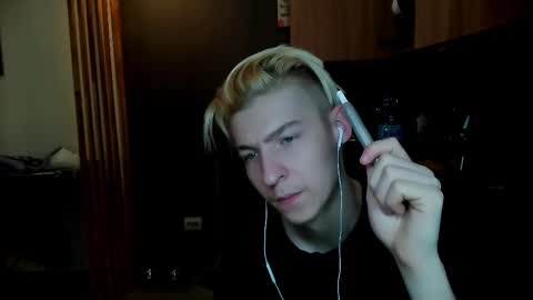 Snapshot of mrsexycum4u chatting on February 23, 2025, 7:28 pm Adam online show from February 23, 2025, 7:28 pm