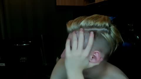 Snapshot of mrsexycum4u chatting on March 12, 2025, 12:31 am Adam online show from March 12, 2025, 12:31 am
