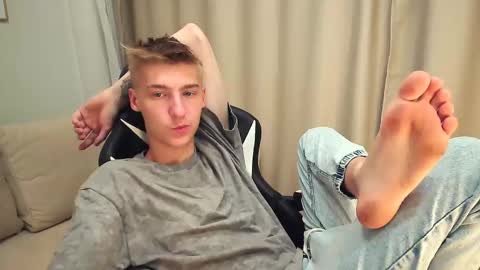 Snapshot of mrsexycum4u chatting on September 12, 2025, 11:54 am Adam online show from September 12, 2025, 11:54 am