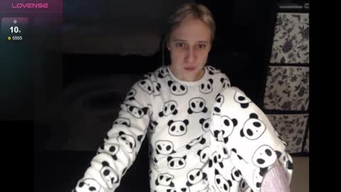 Snapshot of mrsluck chatting on December 3, 2024, 2:14 am Sasha online show from December 3, 2024, 2:14 am