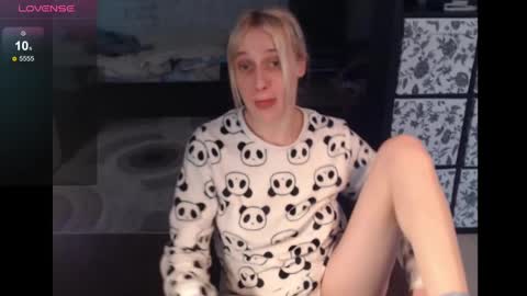 Snapshot of mrsluck chatting on December 12, 2024, 8:14 am Sasha online show from December 12, 2024, 8:14 am