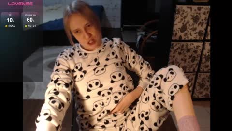 Snapshot of mrsluck chatting on January 21, 2025, 4:48 pm Sasha online show from January 21, 2025, 4:48 pm