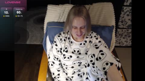 Snapshot of mrsluck chatting on January 26, 2025, 3:06 am Sasha online show from January 26, 2025, 3:06 am