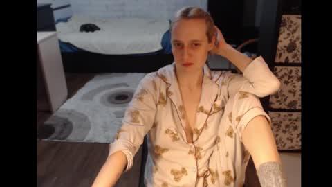 Snapshot of mrsluck chatting on March 12, 2025, 7:06 pm Sasha online show from March 12, 2025, 7:06 pm