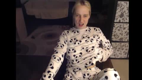 Snapshot of mrsluck chatting on September 14, 2025, 11:37 pm Sasha online show from September 14, 2025, 11:37 pm