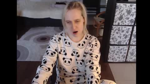 Sasha online show from December 15, 2025, 9:13 am