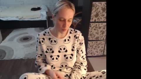 Snapshot of mrsluck chatting on March 5, 2026, 3:13 am Sasha online show from March 5, 2026, 3:13 am