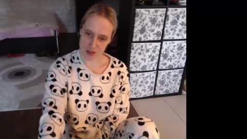 Snapshot of mrsluck chatting on March 23, 2026, 4:49 am Sasha online show from March 23, 2026, 4:49 am