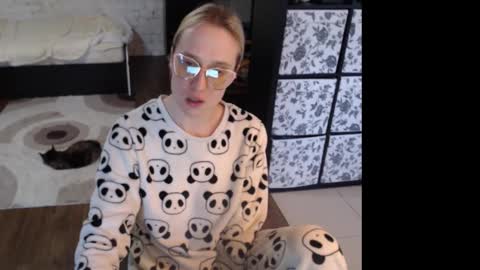 Snapshot of mrsluck chatting on March 30, 2026, 4:24 am Sasha online show from March 30, 2026, 4:24 am