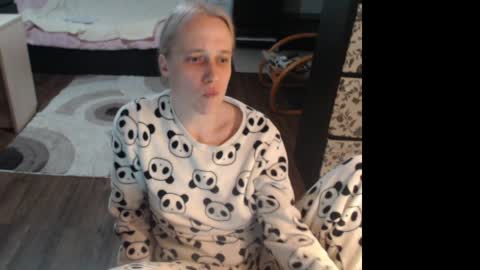 Snapshot of mrsluck chatting on April 1, 2026, 2:12 am Sasha online show from April 1, 2026, 2:12 am