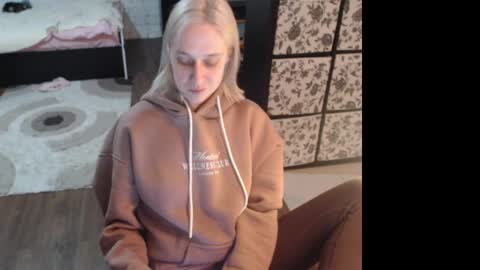 Snapshot of mrsluck chatting on April 9, 2026, 7:08 pm Sasha online show from April 9, 2026, 7:08 pm