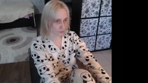 Snapshot of mrsluck chatting on April 12, 2026, 2:22 pm Sasha online show from April 12, 2026, 2:22 pm