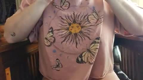 MrsLuna19 online show from December 16, 2025, 4:34 pm