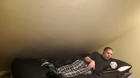 mrxhere online show from October 15, 2025, 10:37 am