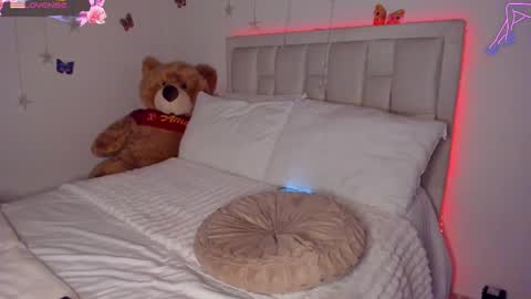 Snapshot of ms_afrodita_ chatting on December 15, 2025, 7:51 pm Tania online show from December 15, 2025, 7:51 pm