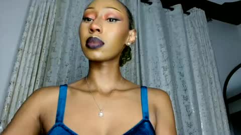 ms_crystal online show from July 15, 2026, 4:01 pm