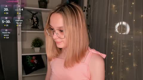 Elizabeth online show from February 3, 2025, 9:39 pm