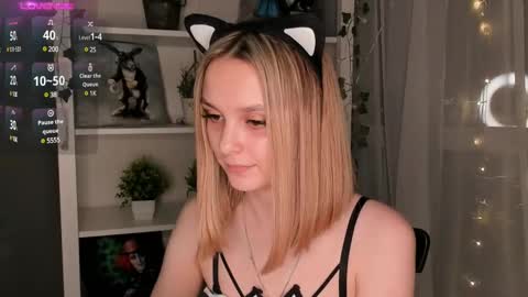 Elizabeth online show from February 9, 2025, 10:00 pm