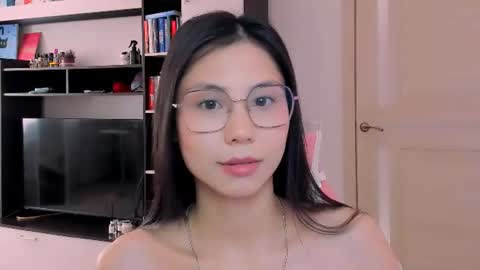 ms_emily_ online show from June 11, 2026, 11:52 am