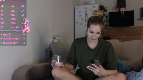 Snapshot of ms_foryou chatting on January 12, 2025, 1:53 am Ms ForYOU online show from January 12, 2025, 1:53 am