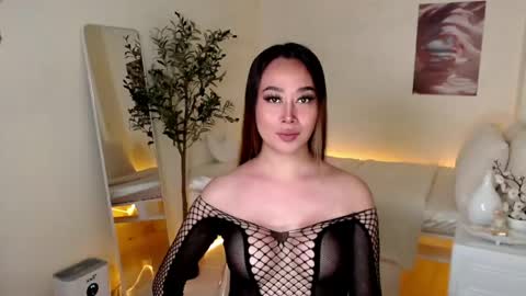 Snapshot of ms_lhaydeebunny chatting on May 17, 2026, 1:18 pm Evon online show from May 17, 2026, 1:18 pm