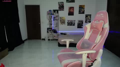 Manuela3 online show from March 9, 2025, 7:37 pm