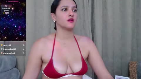 Snapshot of ms_valentina_01 chatting on December 11, 2024, 2:41 am Valentina online show from December 11, 2024, 2:41 am