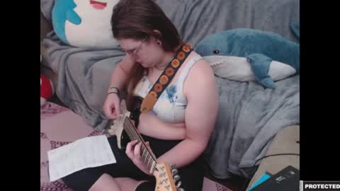 MspluraliT online show from March 25, 2026, 5:08 pm