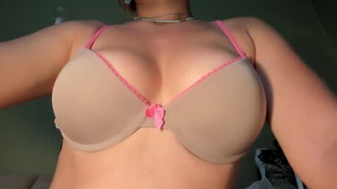 MsPurrfectLove online show from December 18, 2024, 3:55 pm