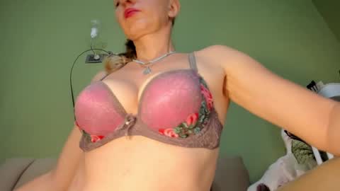 MsPurrfectLove online show from September 8, 2025, 2:38 pm