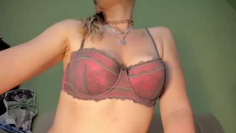 MsPurrfectLove online show from December 1, 2025, 3:50 pm