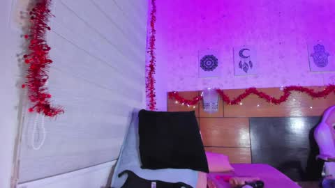 Manuela  online show from December 30, 2024, 9:16 am