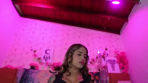 Snapshot of mssburbuja chatting on October 8, 2025, 3:04 am Manuela online show from October 8, 2025, 3:04 am