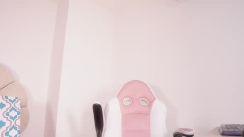 Snapshot of mssburbuja chatting on October 28, 2025, 3:10 am Manuela online show from October 28, 2025, 3:10 am