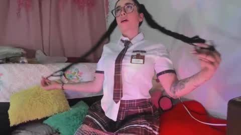 Snapshot of msschloee chatting on October 30, 2025, 10:43 pm Chloe new account online show from October 30, 2025, 10:43 pm