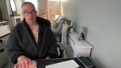 Snapshot of mtb1697 chatting on October 7, 2025, 9:50 am mtb1697 online show from October 7, 2025, 9:50 am