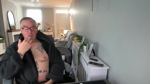 Snapshot of mtb1697 chatting on October 18, 2025, 9:21 am mtb1697 online show from October 18, 2025, 9:21 am