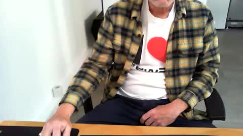 mucfag online show from May 11, 2026, 7:03 am