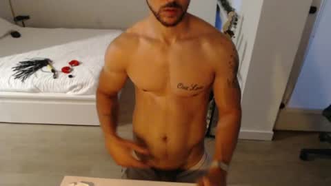 muchachote_ online show from July 31, 2026, 2:33 am