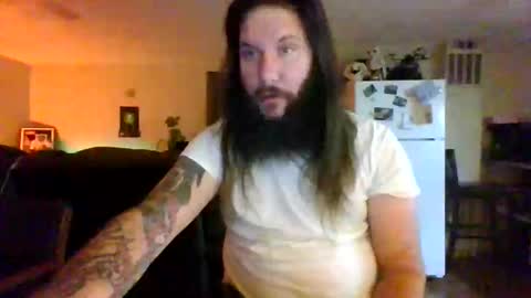 Snapshot of mudge chatting on January 4, 2025, 5:37 am Mudge online show from January 4, 2025, 5:37 am