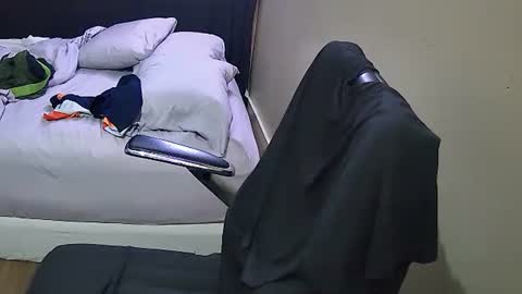 Muffdiver online show from February 17, 2025, 1:58 am