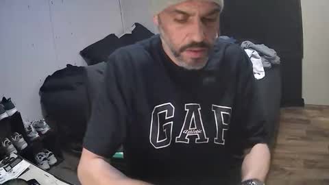 Muffdiver online show from February 21, 2026, 2:29 pm