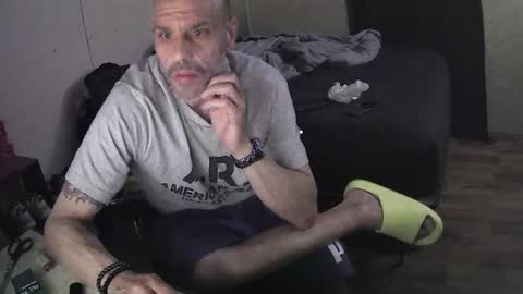 Muffdiver online show from March 13, 2026, 4:52 am