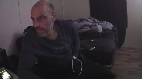 Muffdiver online show from April 10, 2026, 7:24 am