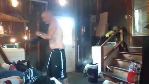 Muffdiver online show from July 5, 2026, 2:46 pm