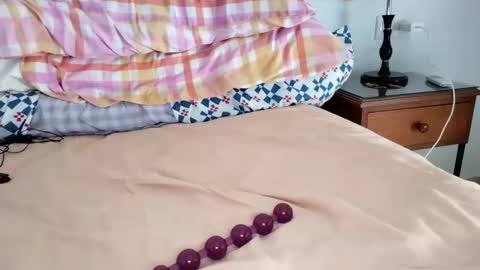 Laly online show from September 18, 2025, 8:05 am