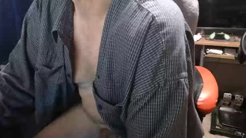 Snapshot of mulldoon1950 chatting on December 5, 2025, 12:58 pm mulldoon1950 online show from December 5, 2025, 12:58 pm