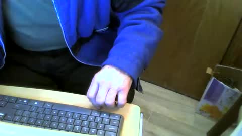 Snapshot of muller520 chatting on January 11, 2025, 1:32 pm muller520 online show from January 11, 2025, 1:32 pm