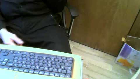 Snapshot of muller520 chatting on January 17, 2025, 12:31 pm muller520 online show from January 17, 2025, 12:31 pm